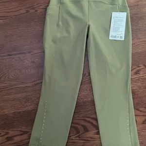 NWT!!  Bronze Green Swift Speed HR Crop 21"